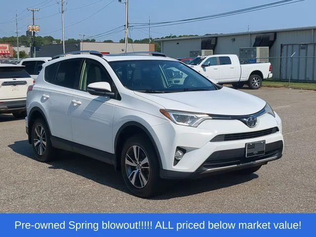 Used 2016 White Toyota XLE image 15