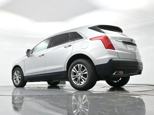 Used 2017 RADIANT SILVER METALLIC Cadillac Luxury FWD image 29