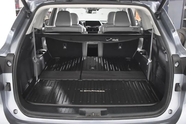 Used 2021  Toyota Platinum image 18