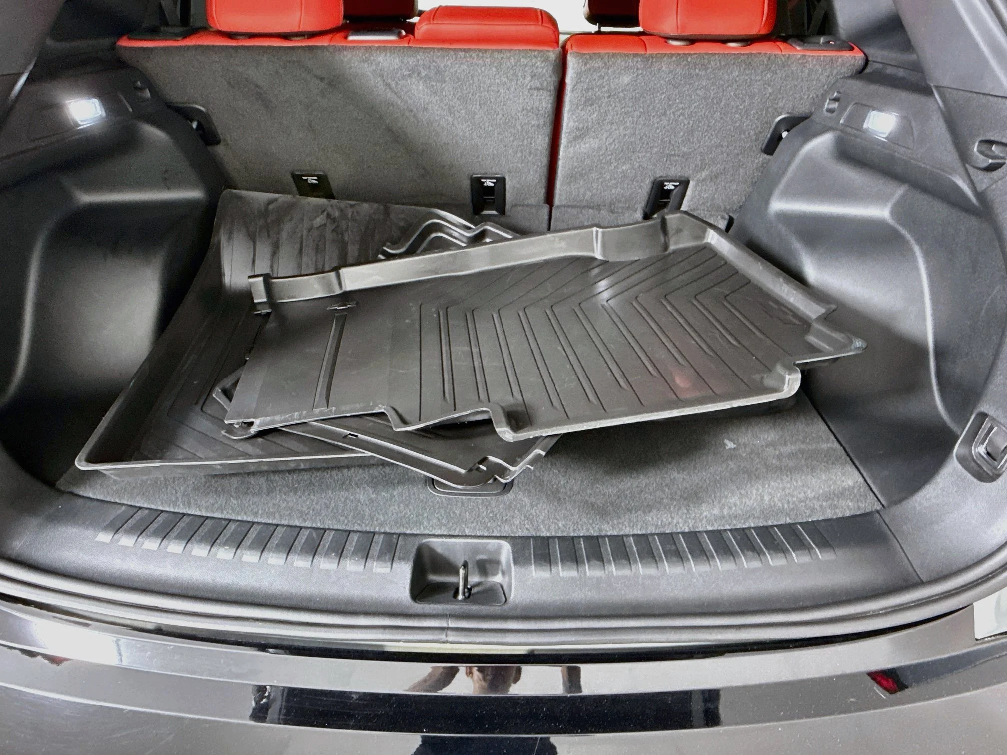 Used 2025 Sterling Gray Metallic Chevrolet RS image 27
