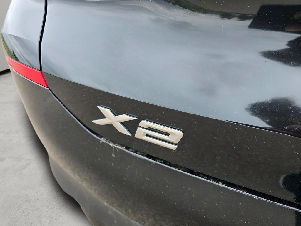 Used 2018 Black Sapphire Metallic BMW xDrive28i image 28