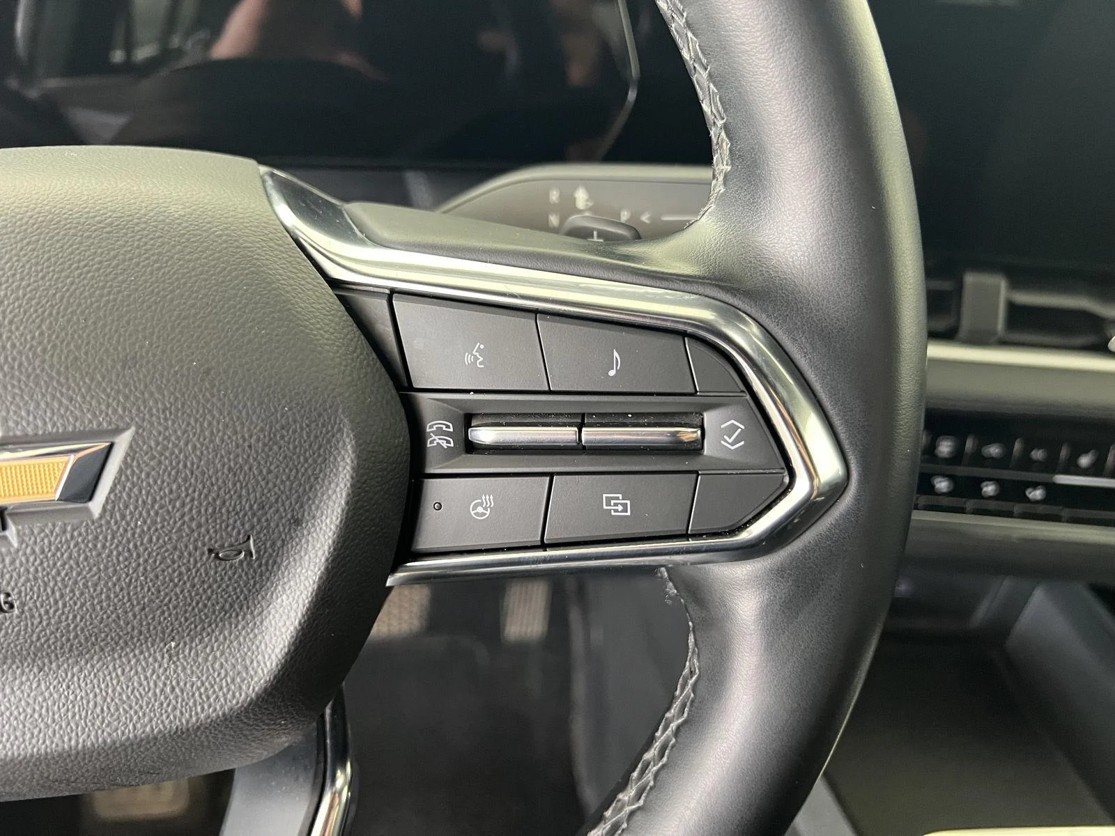Used 2025 Sterling Gray Metallic Chevrolet LT image 7