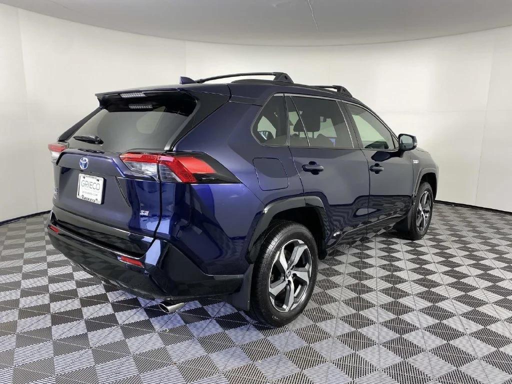 Used 2022 Blueprint Toyota SE image 10