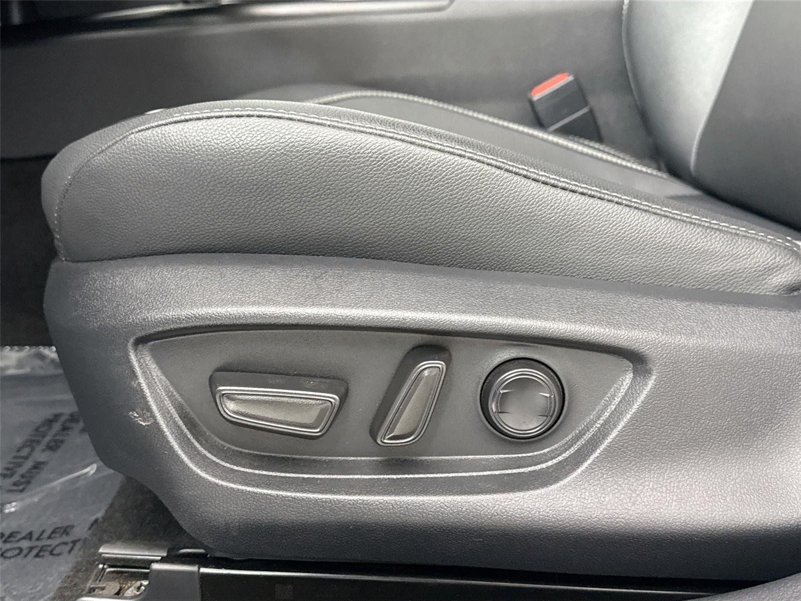 Certified Used 2025 Heavy Metal Toyota SE image 29
