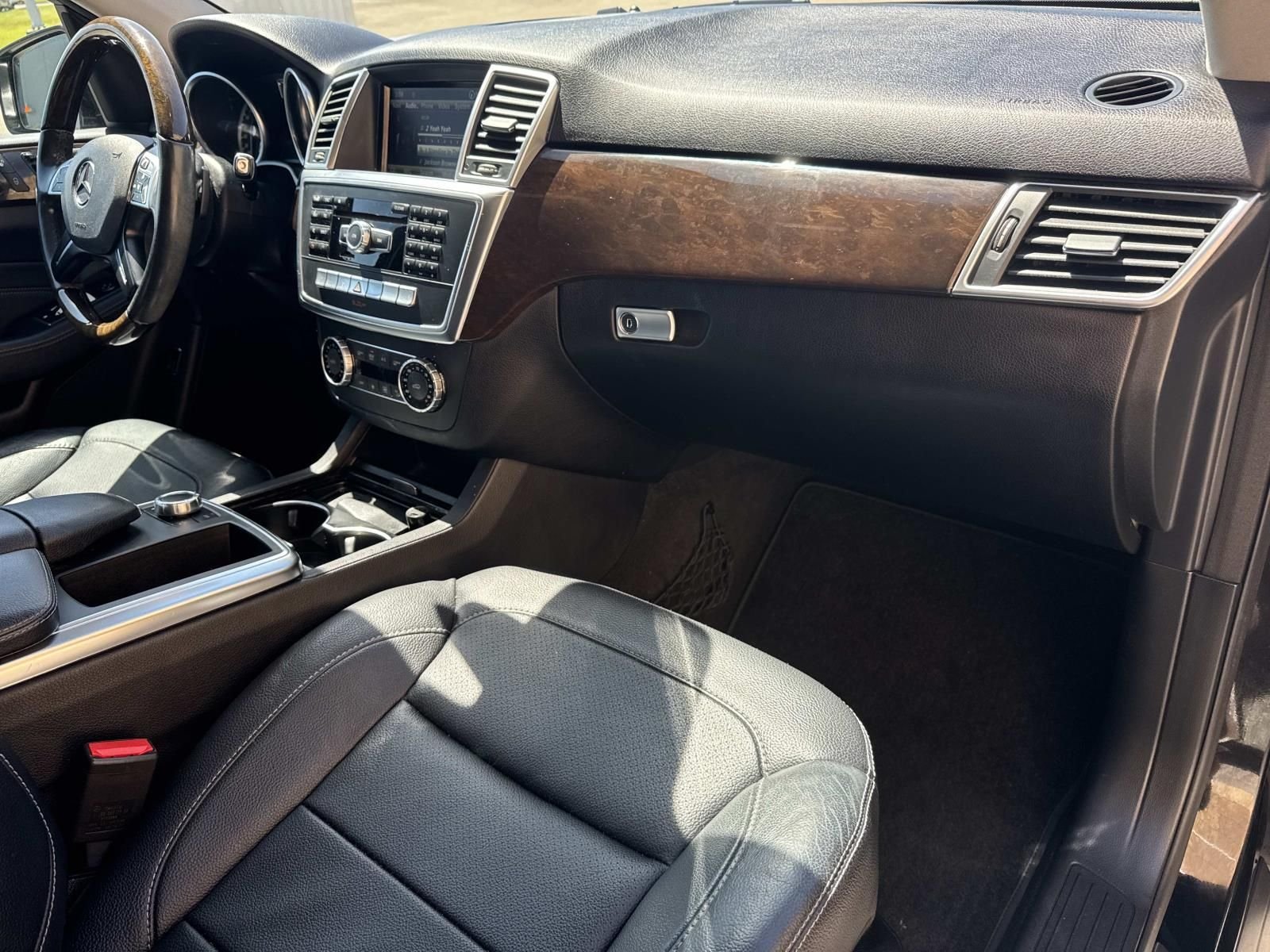 Used 2015 Black Mercedes-Benz ML 350 image 14