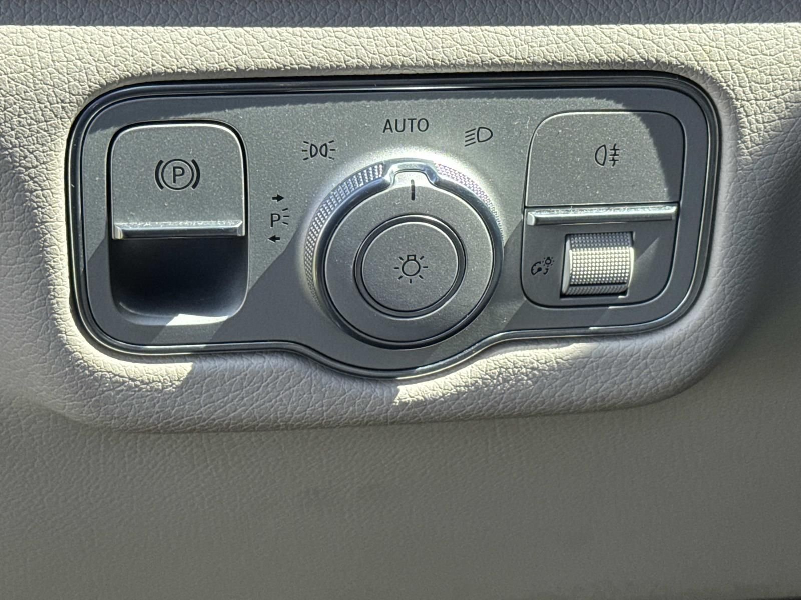 Certified Used 2022 Blue Mercedes-Benz GLE 350 image 21