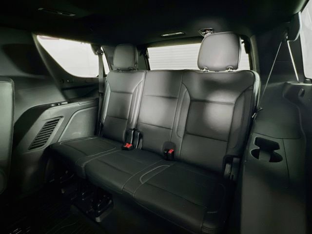 2025 GMC Yukon Denali - Photo 37