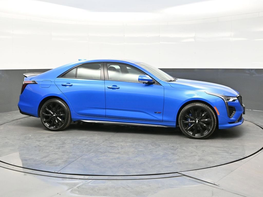 2025 Cadillac CT4 V-Series - Photo 8