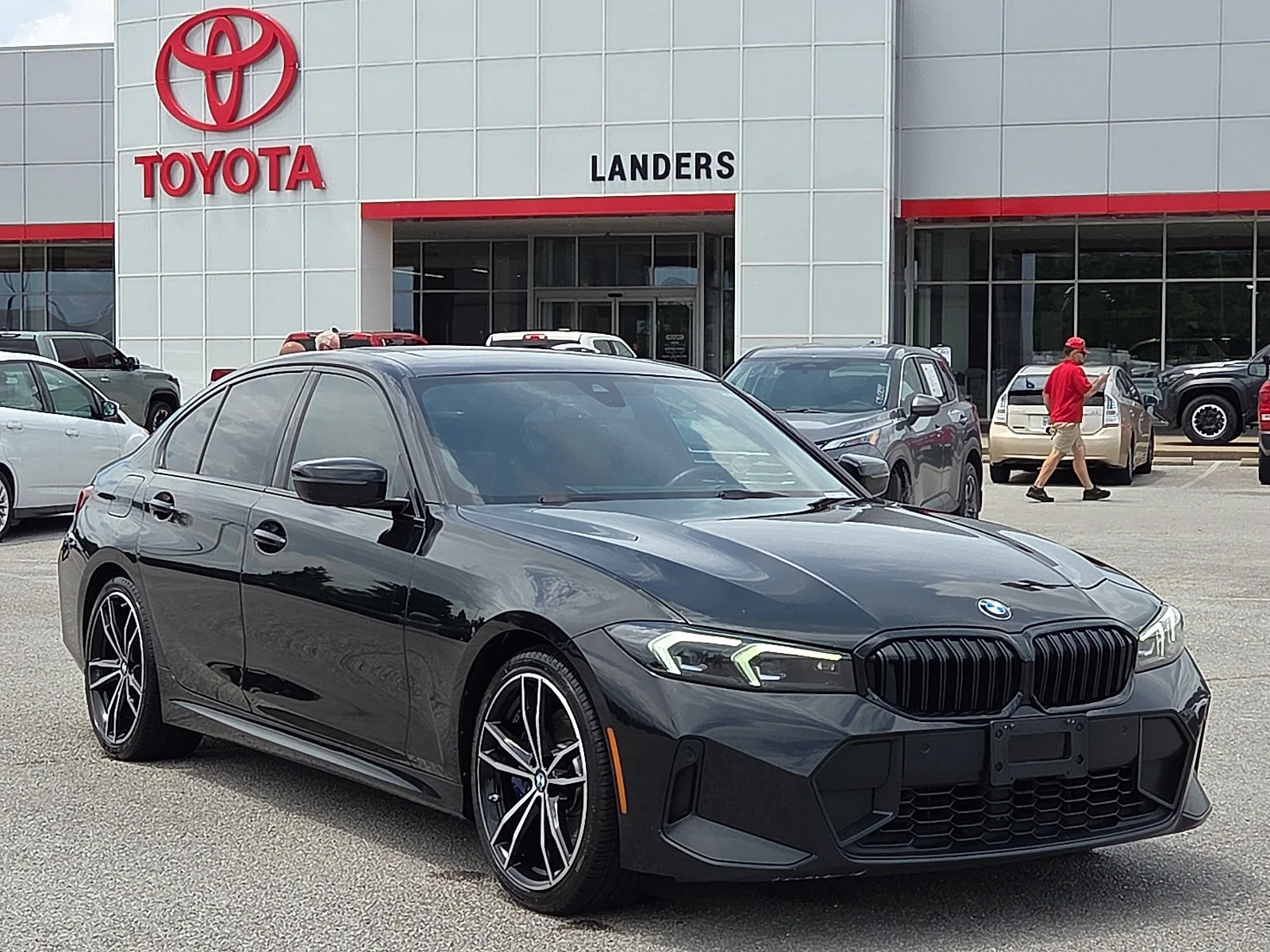 2024 BMW 3 Series 330i Sedan's photo