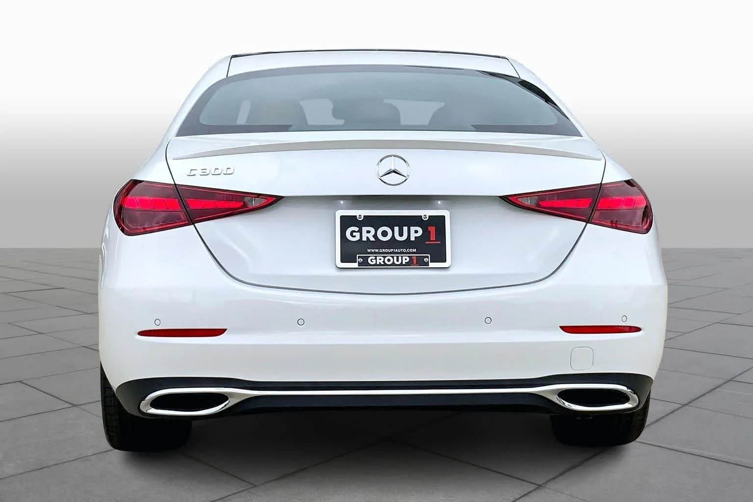 New 2026 MANUFAKTUR Moonlight White Metallic Mercedes-Benz C 300 image 4