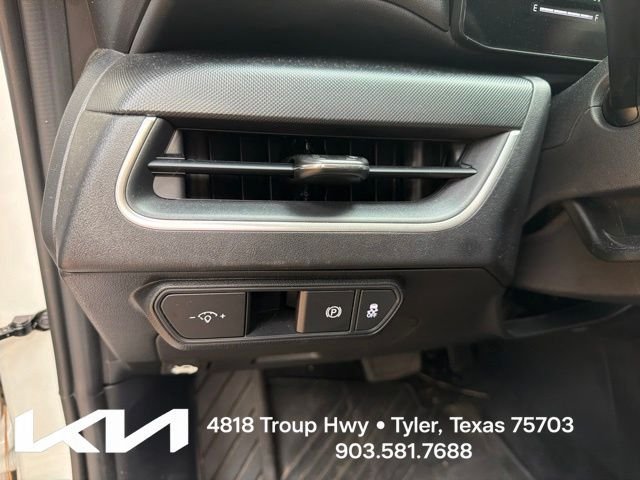 Used 2025 White Kia LX image 15