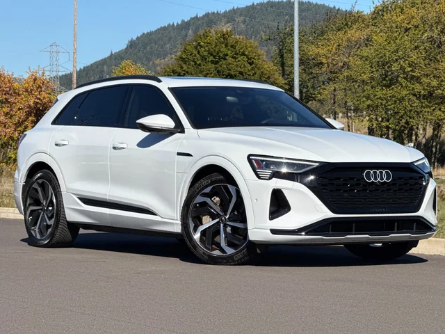 2024 Audi Q8 e-tron Prestige