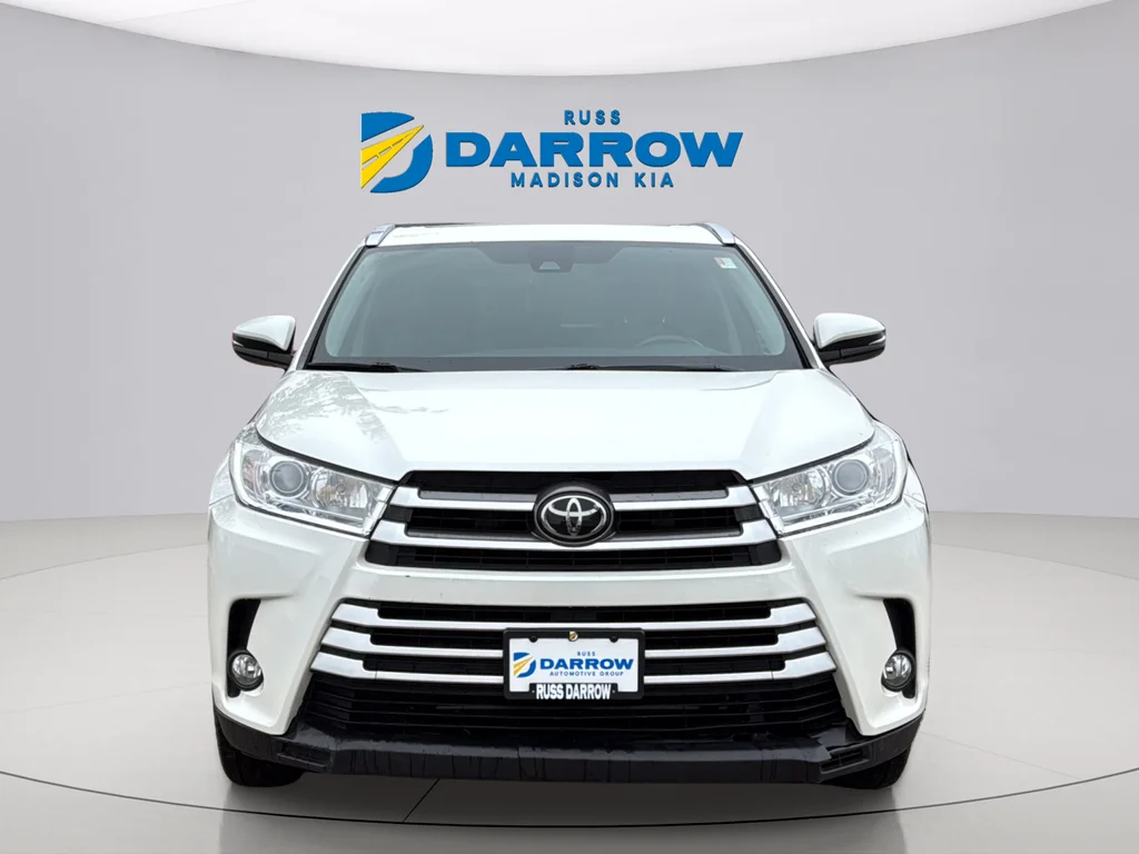Used 2017 Blizzard Pearl Toyota XLE image 8