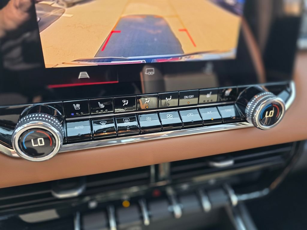 2025 GMC Canyon AT4 - Photo 31