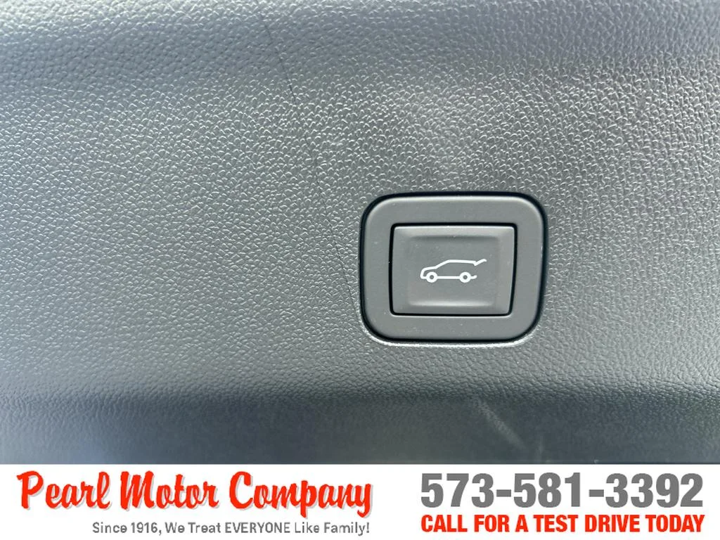2026 GMC Yukon Denali Ultimate - Photo 27