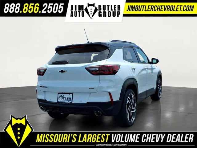 New 2026 Iridescent Pearl Tricoat Chevrolet RS image 23
