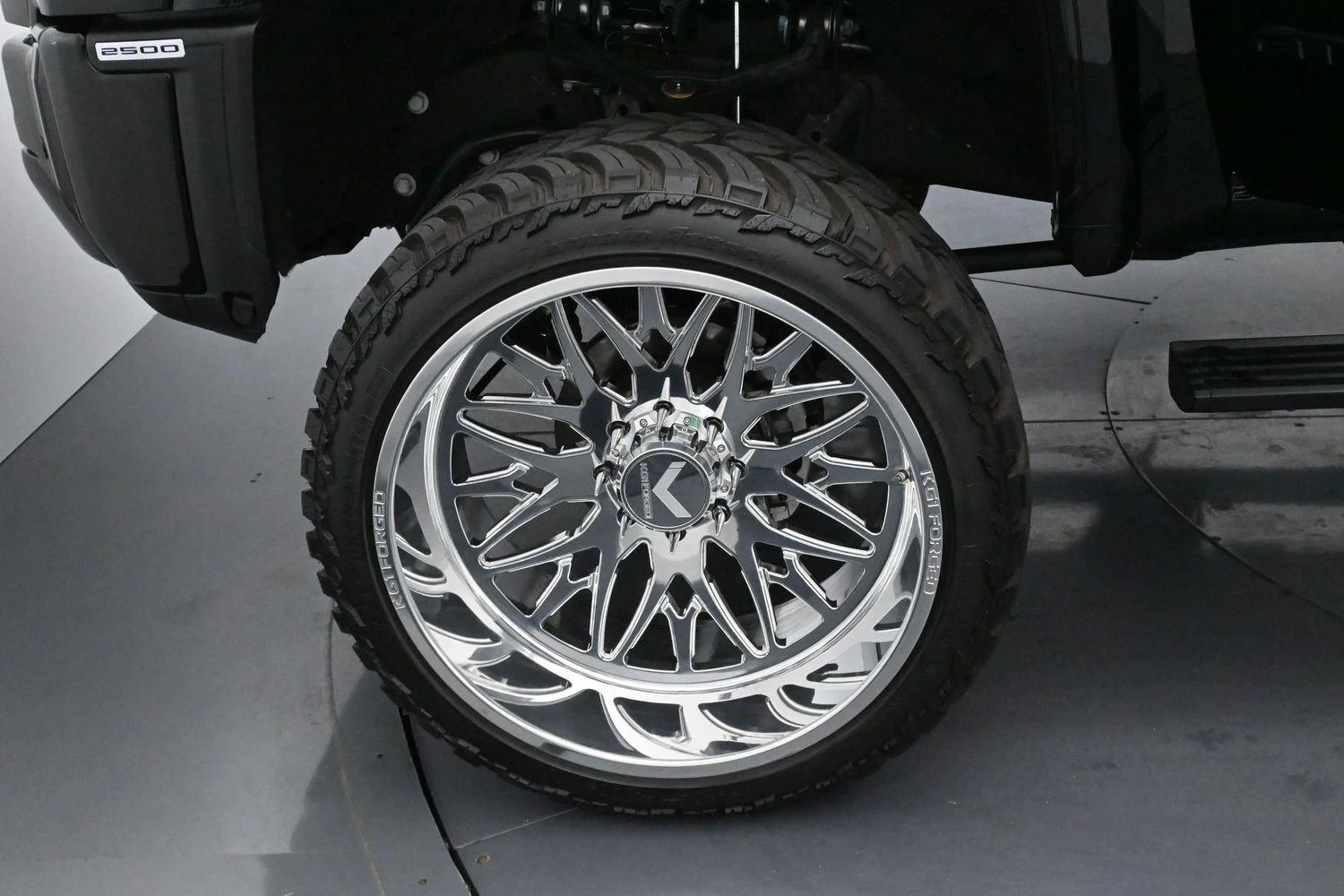 Used 2025 Onyx Black GMC AT4 image 38