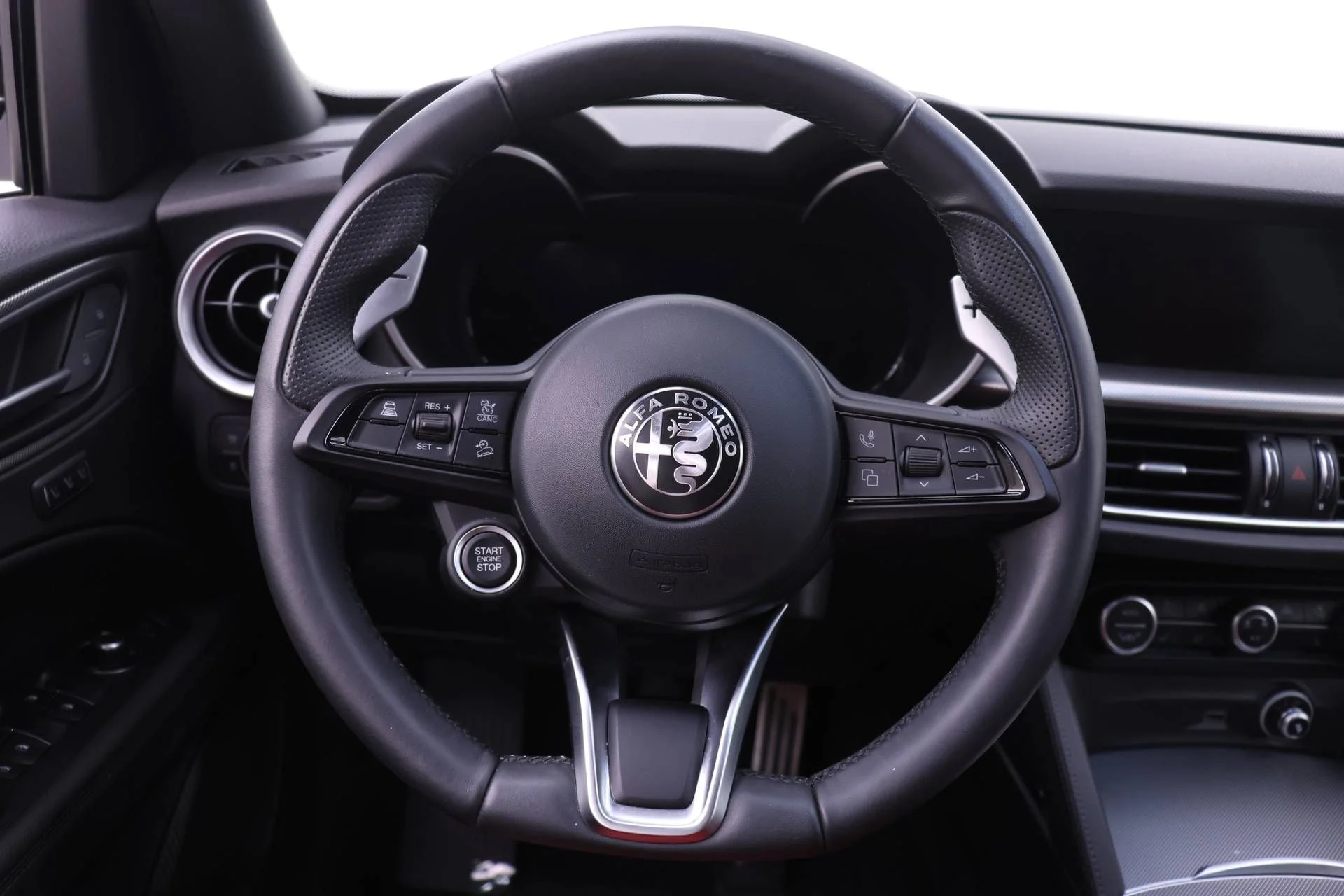 Certified Used 2024 White Alfa Romeo Veloce image 17