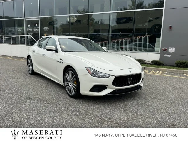 2022 Maserati Ghibli Modena Q4's photo
