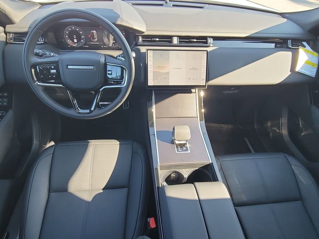 New 2026 Fuji White Land Rover Dynamic SE image 18