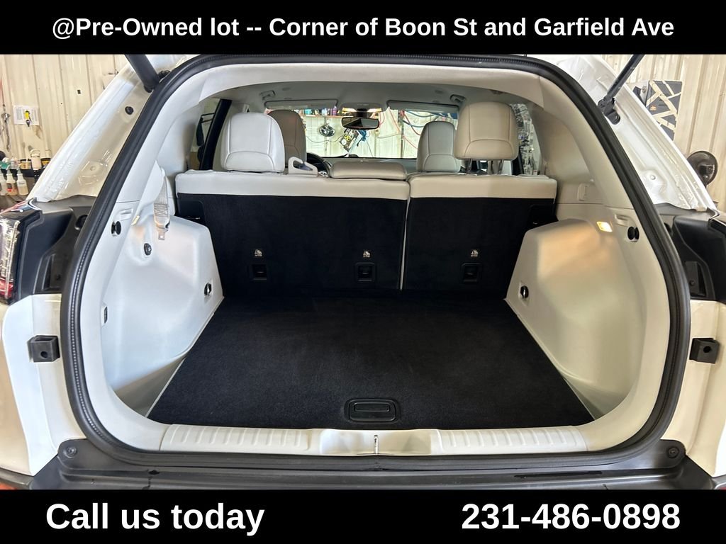 Used 2019 White Jeep Limited image 28