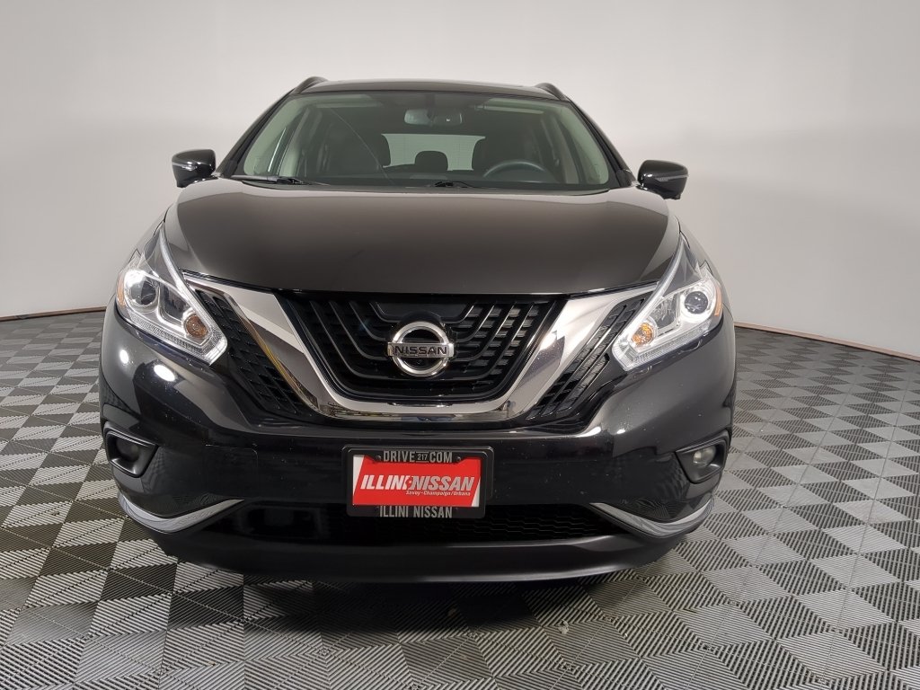 Used 2017 Magnetic Black Metallic Nissan Platinum image 4