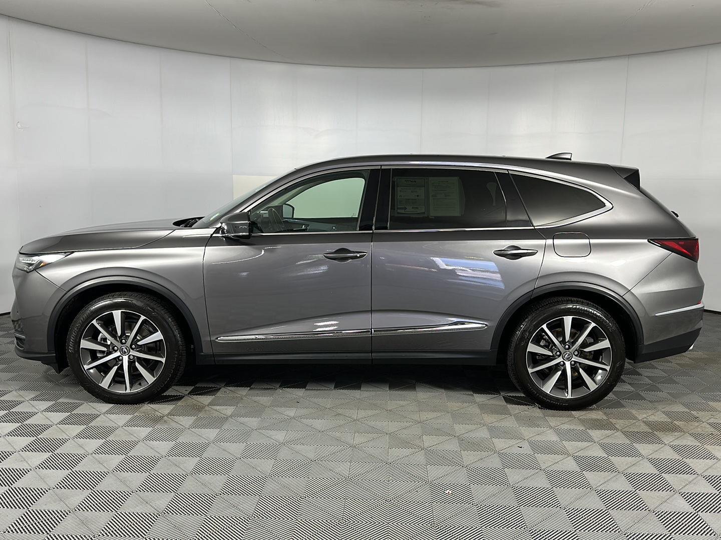 Used 2025 Liquid Carbon Metallic Acura SH-AWD w/Tech image 17