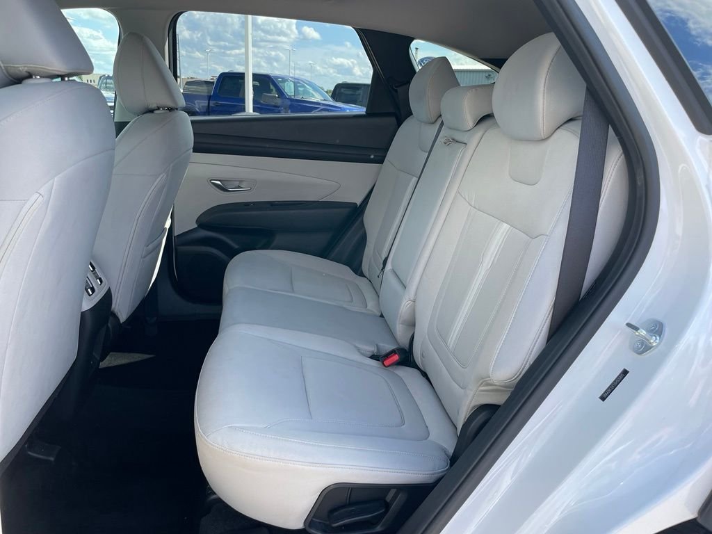 Used 2025 White Hyundai SEL image 8