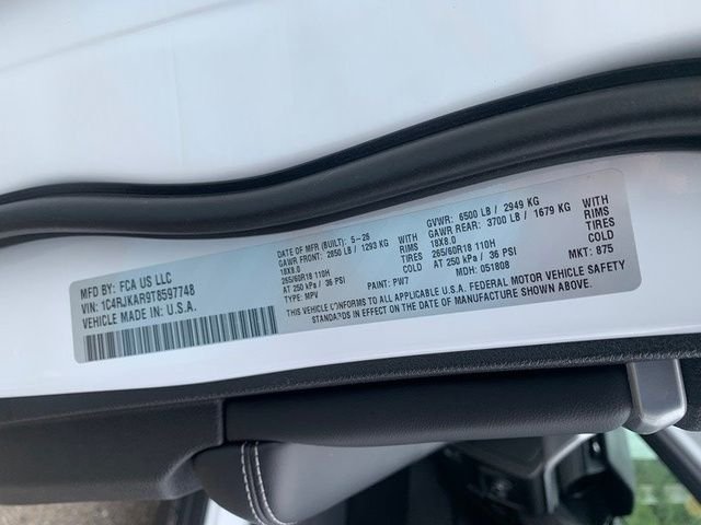 New 2026 Bright White Clear-Coat Exterior Paint Jeep Altitude image 19