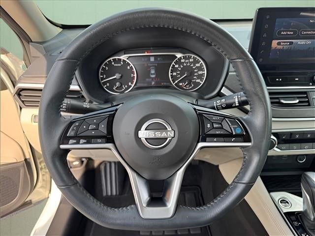 Used 2023 White Nissan 2.5 SV image 26