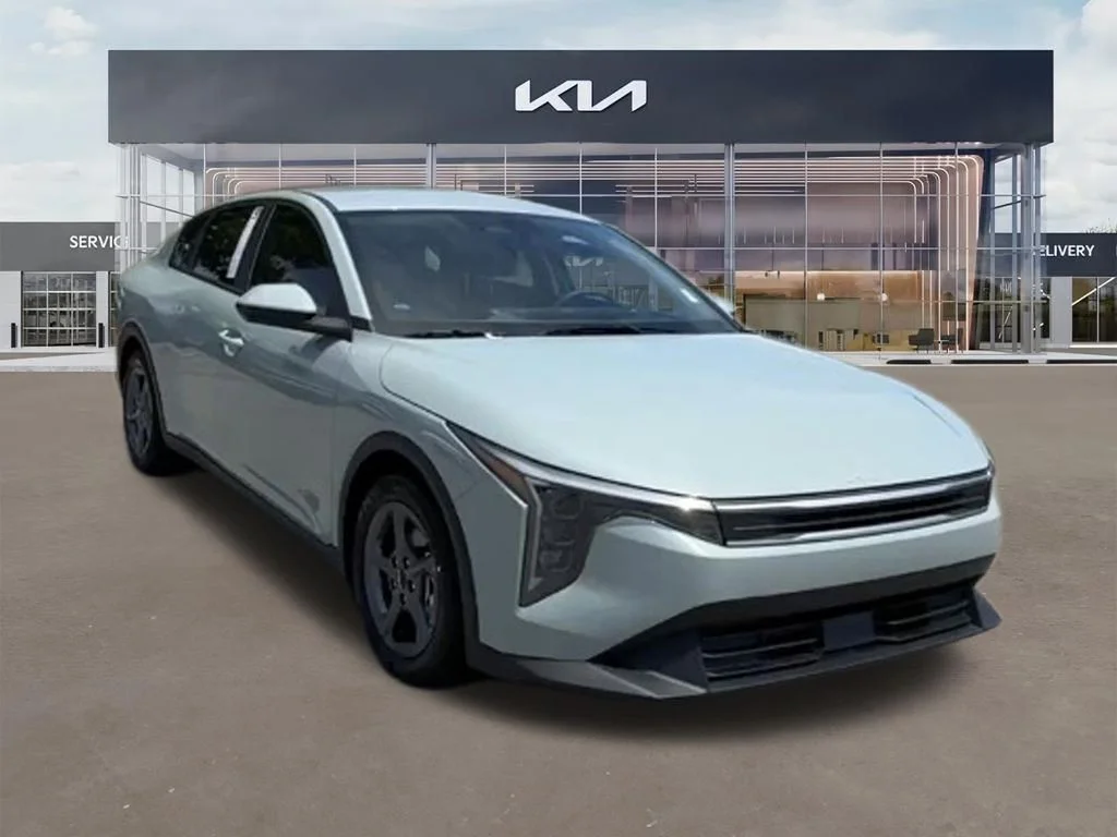 2026 Kia K4 LXS AT's photo