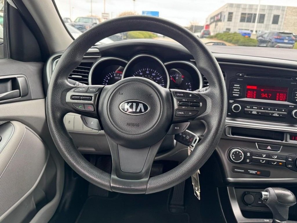 Used 2014 White Kia LX image 12
