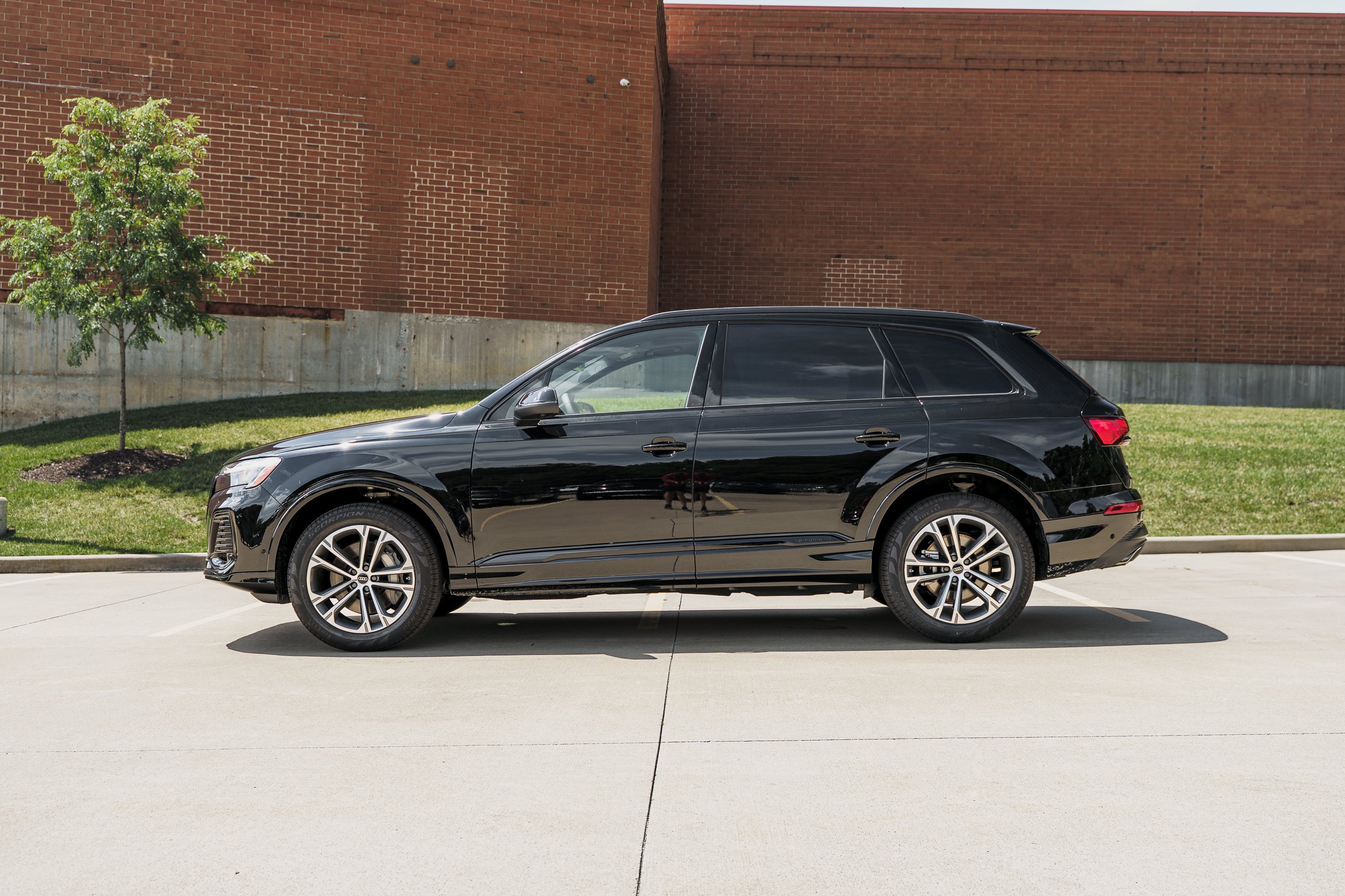 New 2026 MYTHOS BLACK Audi Premium image 6
