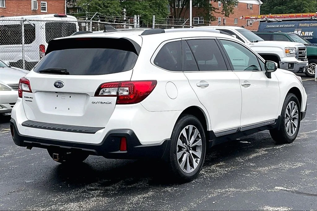 Used 2019 White Subaru 2.5i image 12