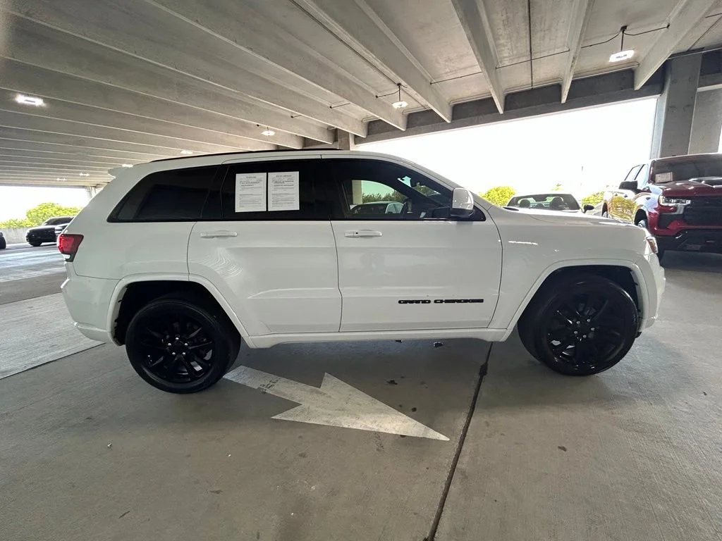 Used 2020 Bright White Clearcoat Jeep Altitude image 6
