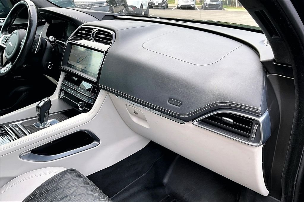 Used 2020 Green Jaguar SVR image 16