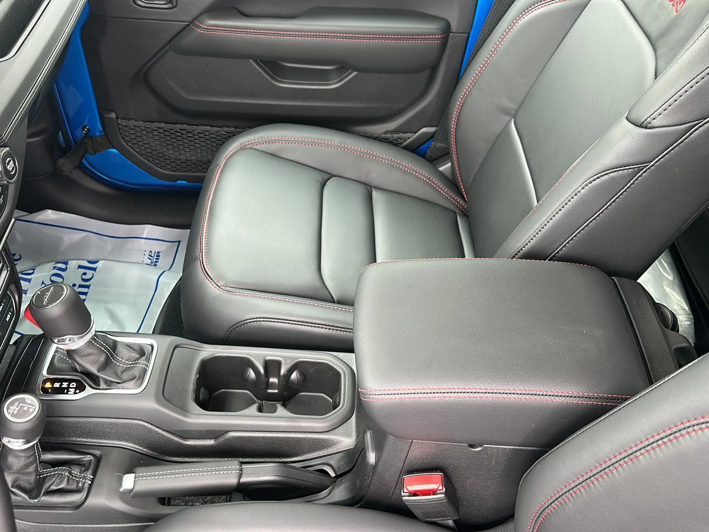 New 2026 Hydro Blue Pearlcoat Jeep Rubicon image 27