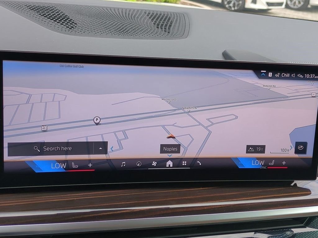 New 2026 White Metallic BMW xDrive40i image 22