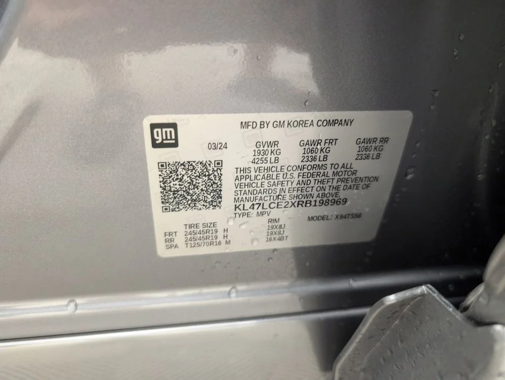Certified Used 2024 Gray Buick Avenir image 41