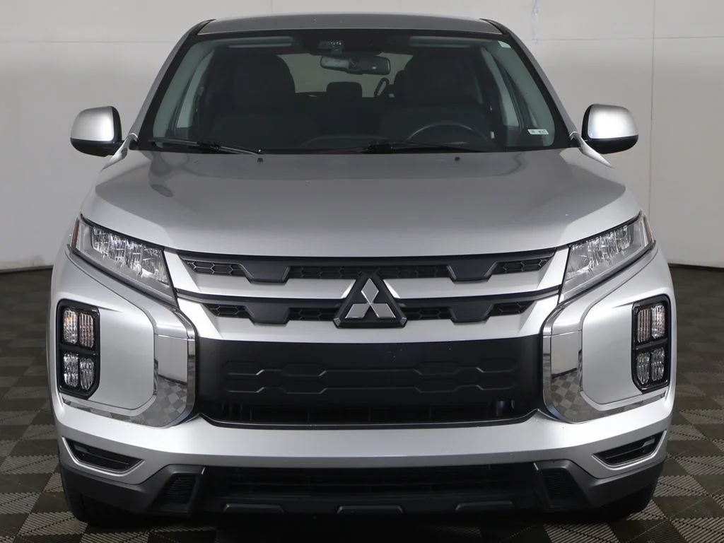 Used 2023 Silver Mitsubishi 2.0 ES image 6