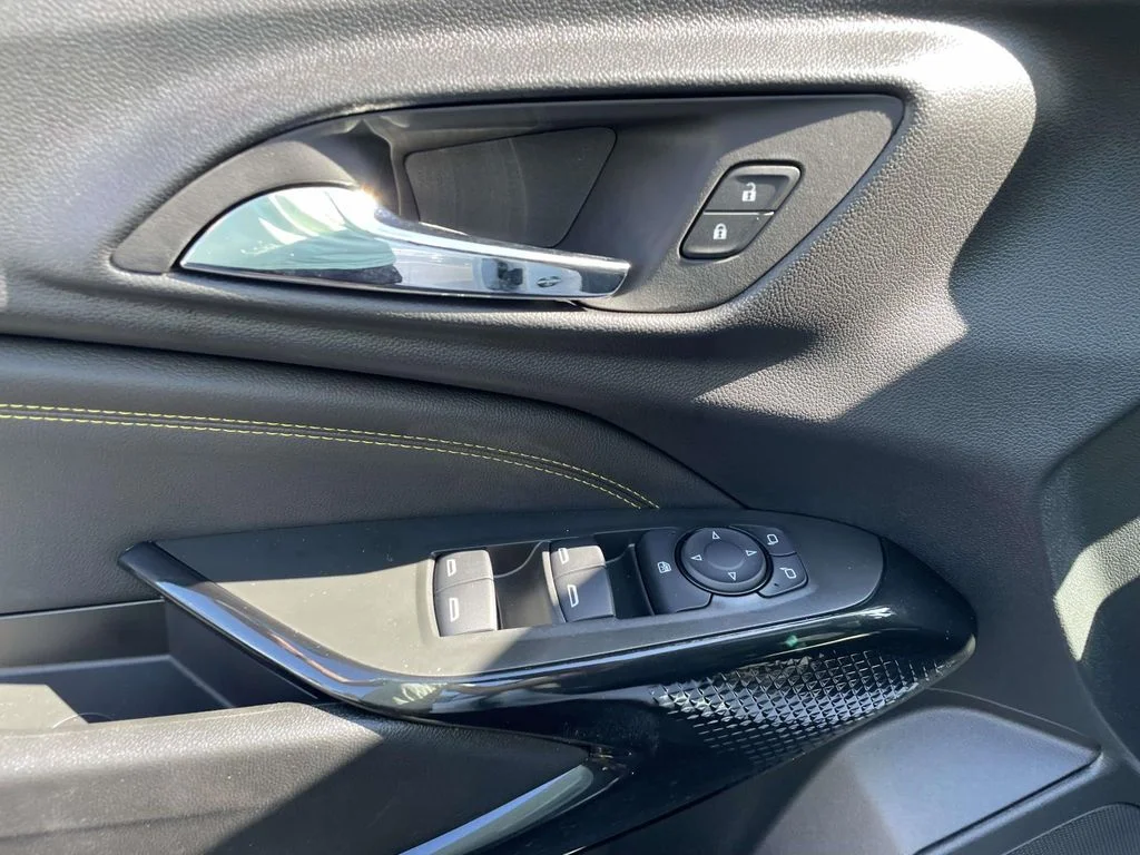 New 2026 Summit White Chevrolet LT image 18