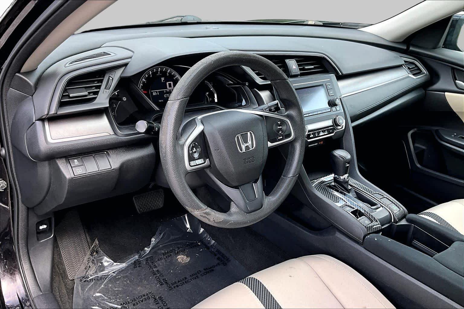 Used 2016  Honda LX image 17