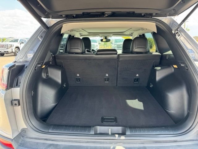 Used 2020 Silver Jeep Trailhawk 4x4 image 21