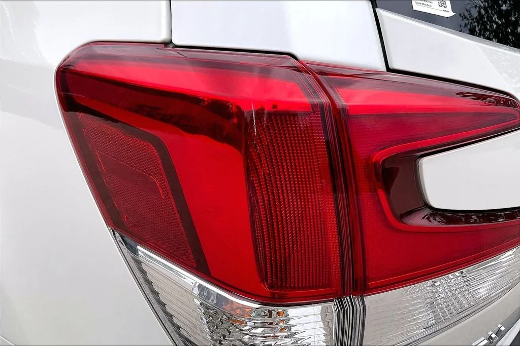 Used 2019 White Subaru Premium image 30