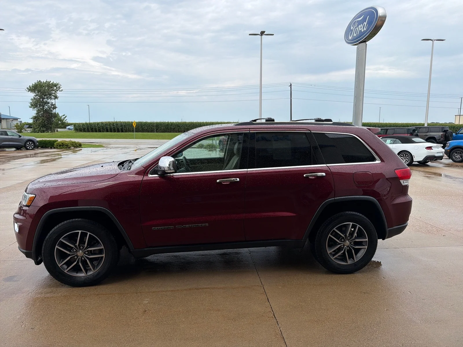 Used 2017 Velvet Red Pearlcoat Jeep Limited image 7