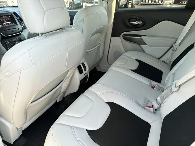 Used 2021 Beige Jeep Latitude Plus image 11