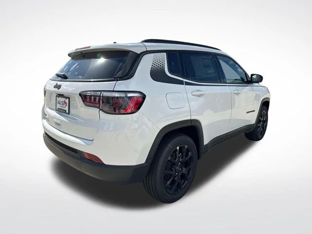 New 2026 White Jeep Latitude image 8