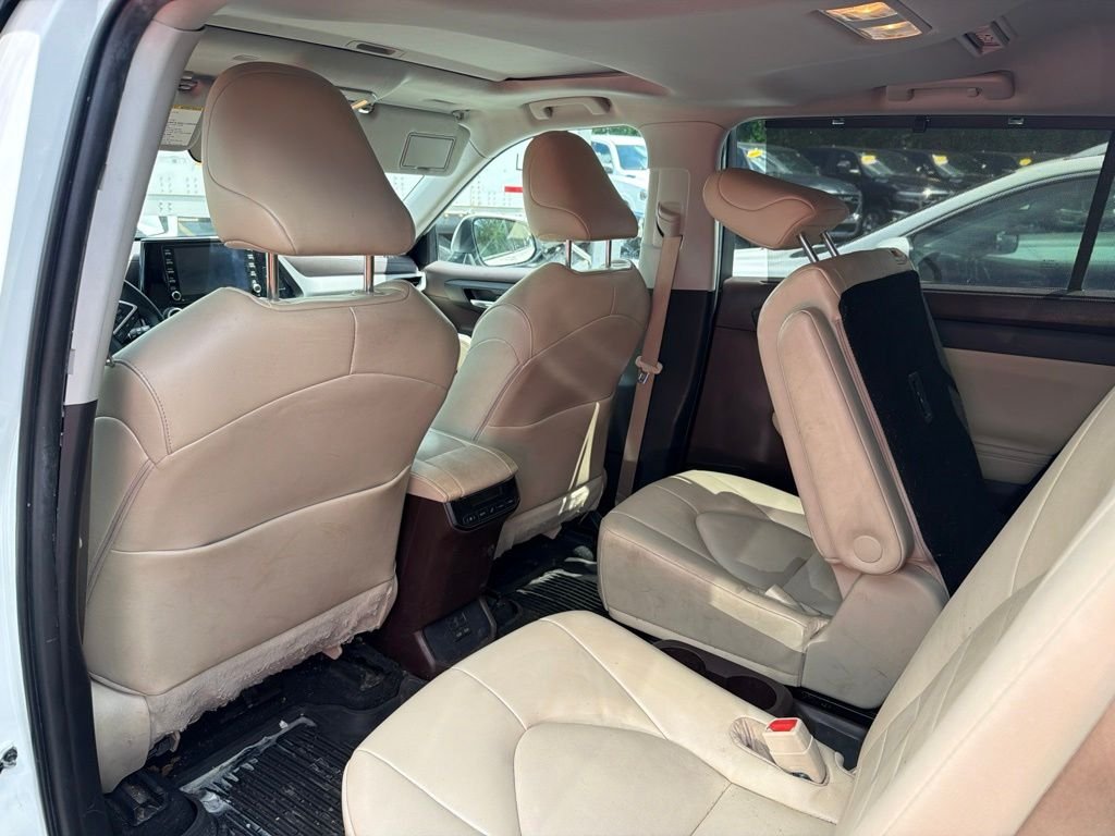 Used 2022 Beige Toyota XLE image 7