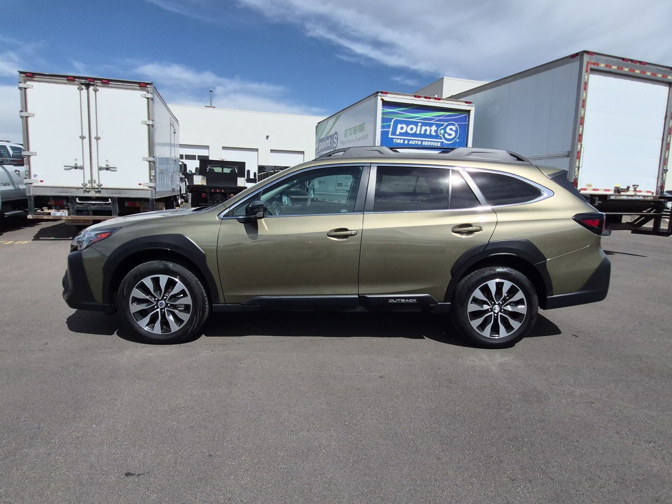 Used 2024 Autumn Green Metallic Subaru Limited image 3