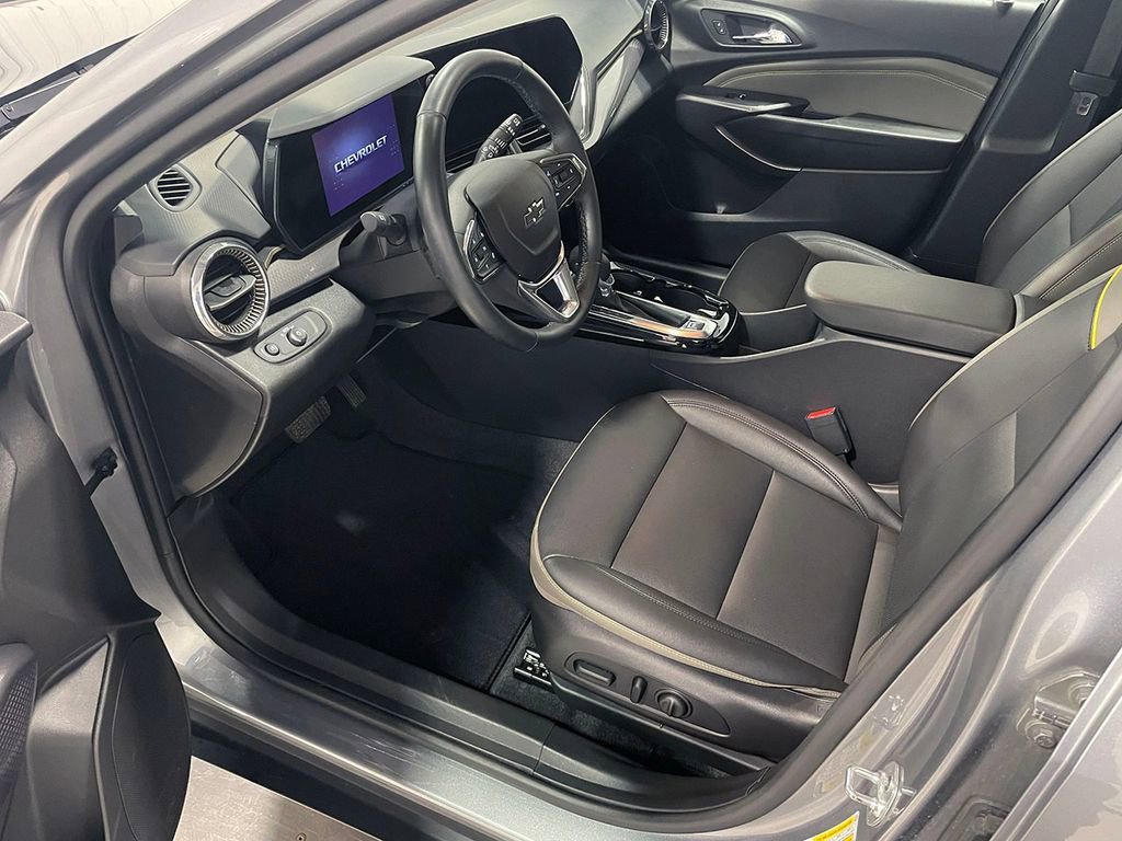 Used 2025 Sterling Gray Metallic Chevrolet ACTIV image 3